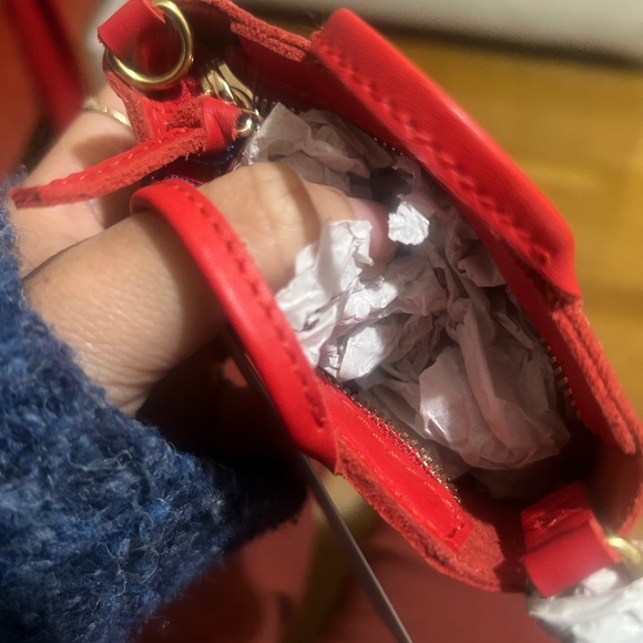 Trop mini bébé - Rouge NWT - Picture 5 of 5